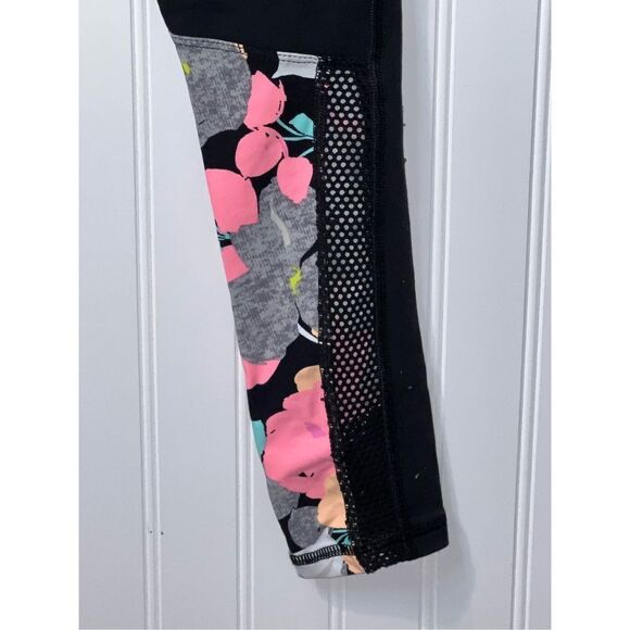 TRINA TURK Recreation Leggings Women’s Small Black / Orange Floral Athleisure - Picture 10 of 10